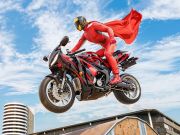 Gêm Stunt Super Arwr Super Motorbike go iawn 3D ar-lein