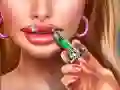 Gêm Injectionau gwefus Ellie ar-lein